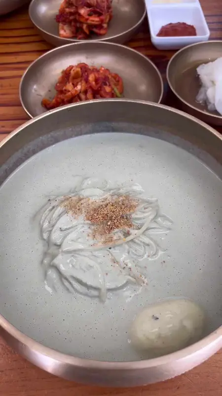 진하고 고소한 콩국수, 여름철 별미
