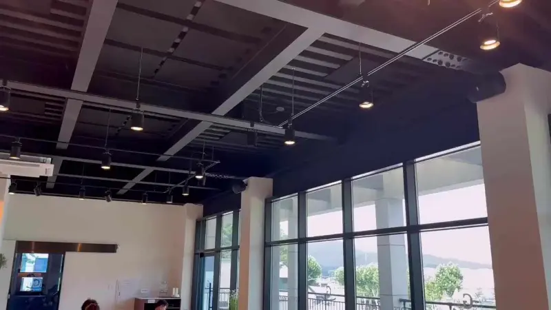 관문베이커리 천장