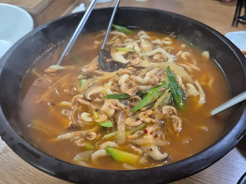 얼큰민물새우칼국수 비주얼