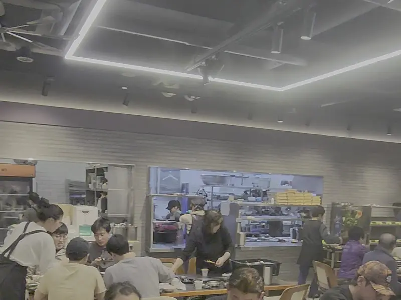 홍주냉면갈비 식당 내부 전경