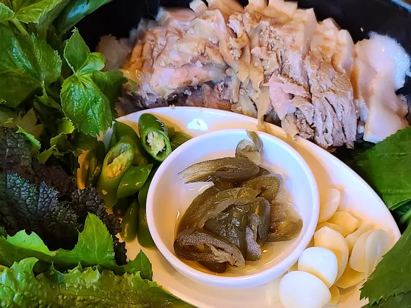 산나물 수육 한 상 차림