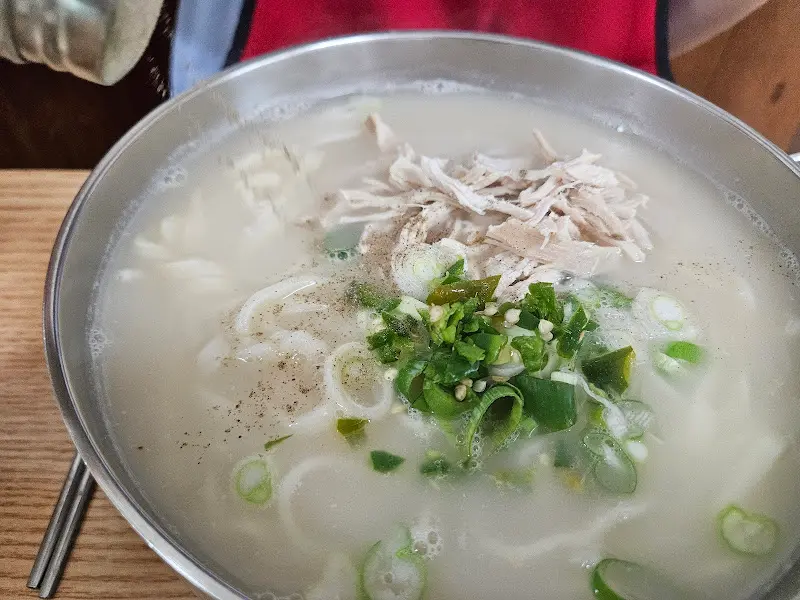 닭칼국수
