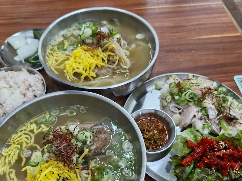 뼈칼국수와 냉제육