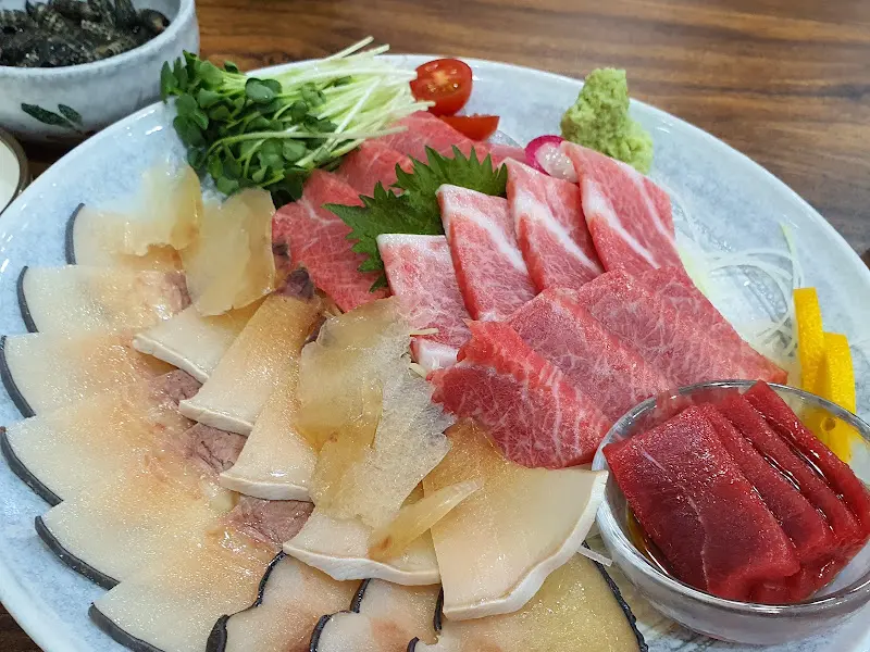 선홍빛 혼마구로의 향연