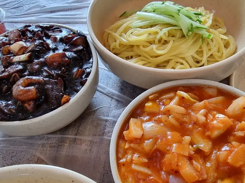 쟁반짜장, 삼선짜장, 사천짜장