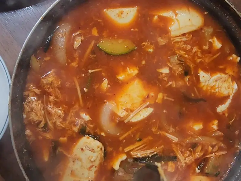 순두부찌개의 모습
