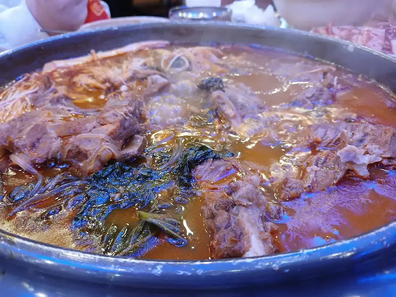 보글보글 끓는 감자탕