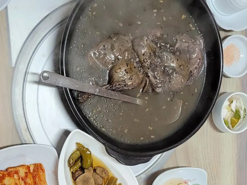 한방오리백숙 한 상 차림