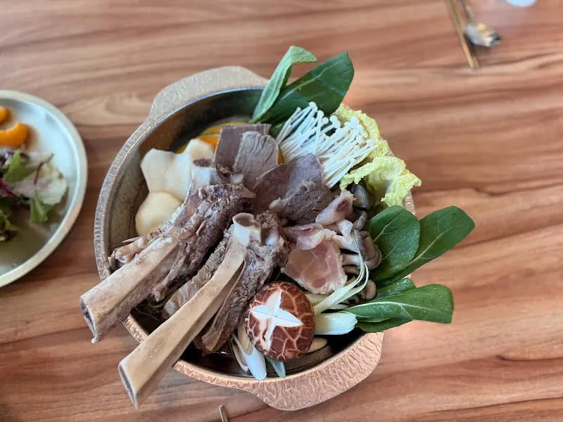 왕갈비 국수전골 한 상 차림