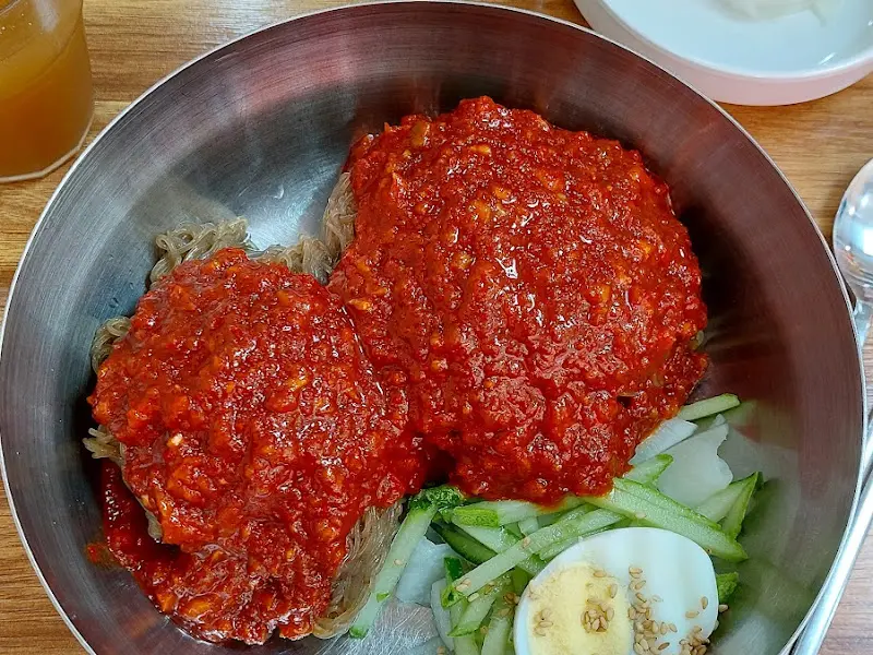 함흥 쪼매매운냉면 비빔냉면