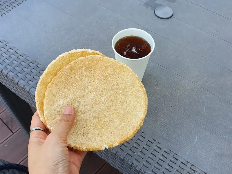 무료로 제공되는 뻥튀기와 음료