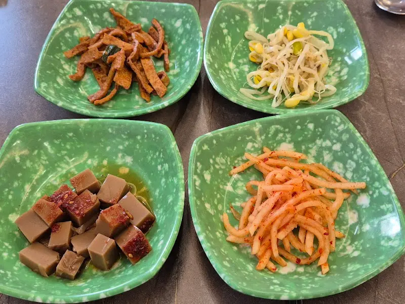 개미집 기본 반찬