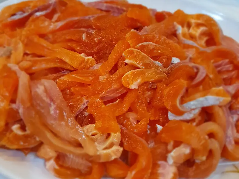 윤기가 좌르르 흐르는 신선한 송어회