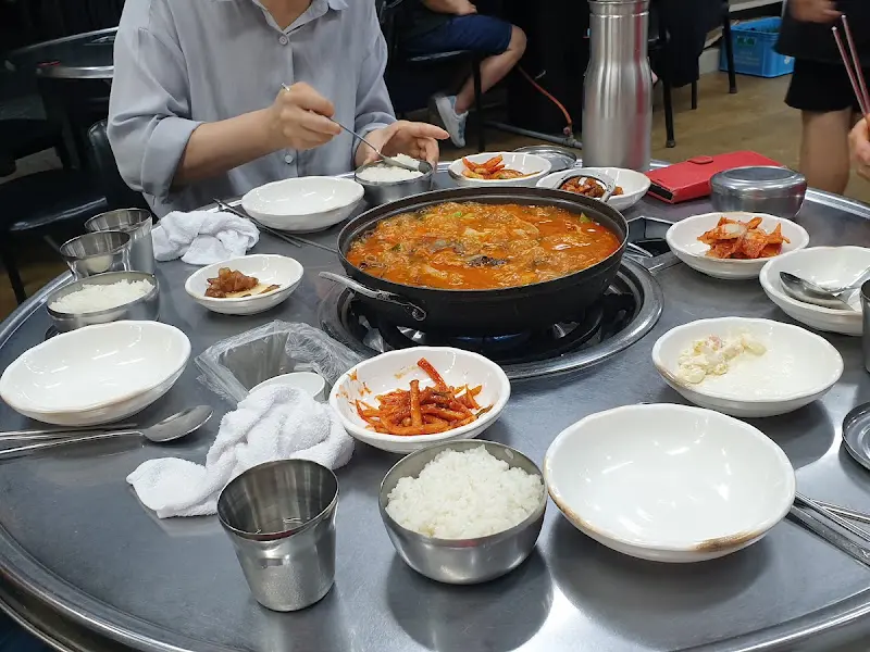 자연산 버섯찌개