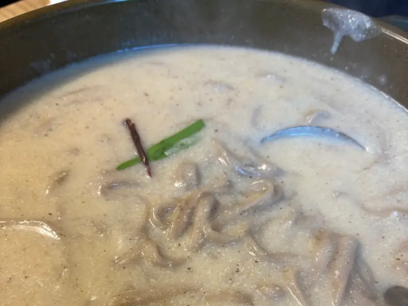 뽀얀 들깨칼국수의 자태