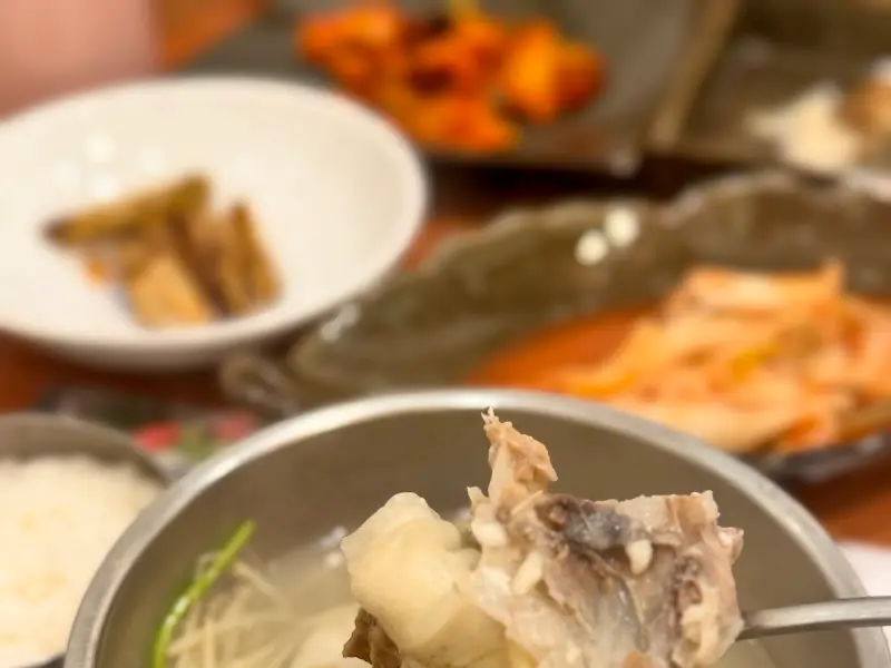 정갈하게 차려진 복어 요리 한 상 차림