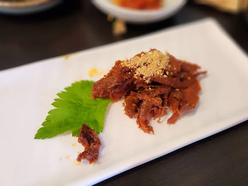 향긋한 나물이 가득한 산채비빔밥