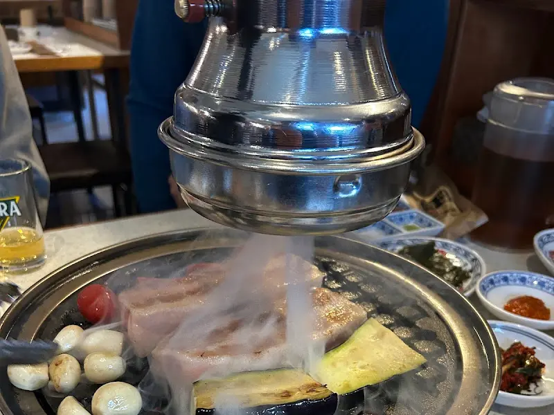 고기 굽는 모습