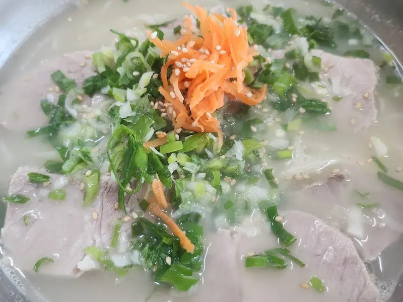 맛존디국수 내부