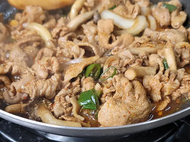 윤기가 흐르는 돼지 불고기