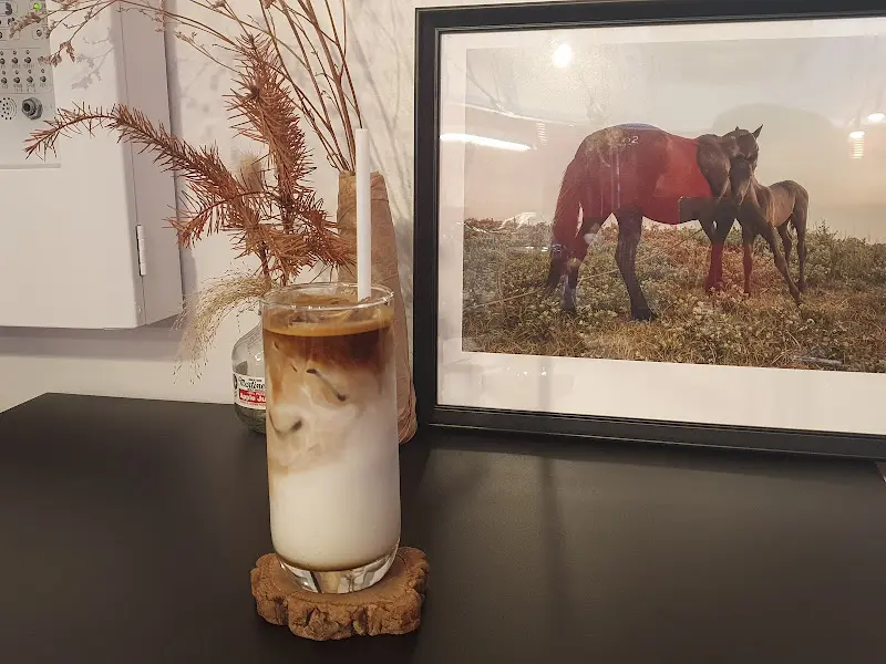 모리사코 매장 간판