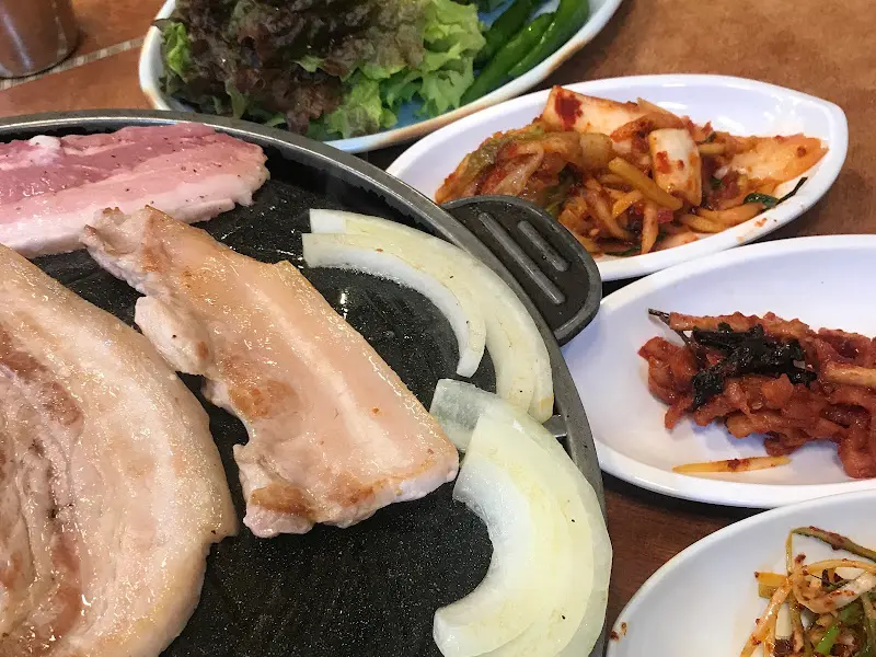 삼겹살과 밑반찬