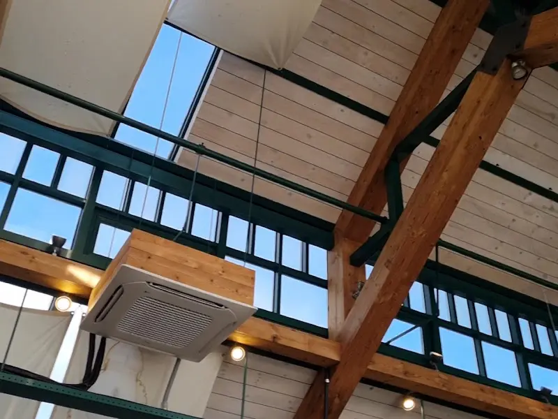 카페 내부의 천장