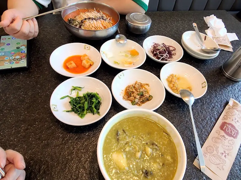 삼다도전복죽 전체 상차림