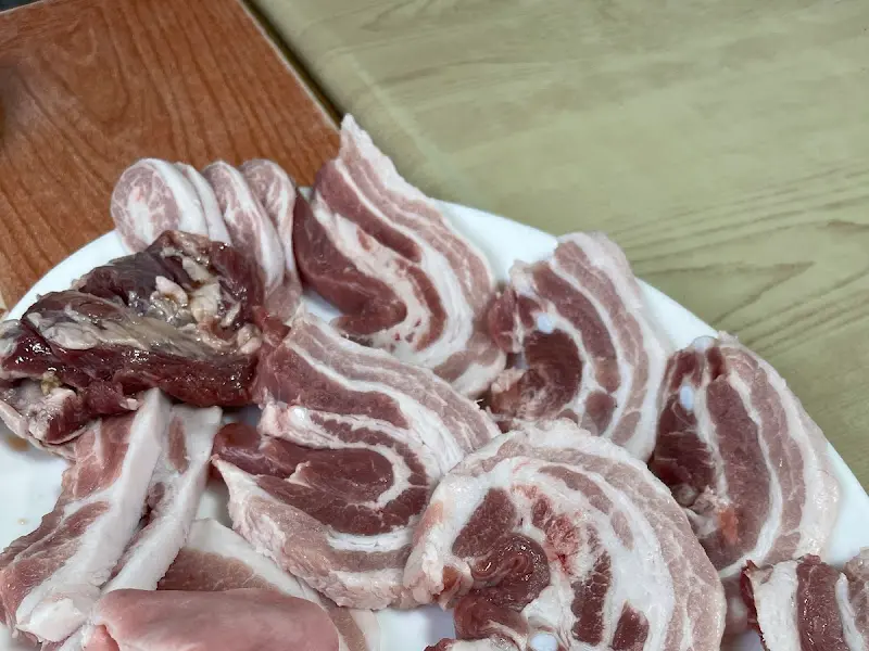 돼지고기 모듬 한 상 차림