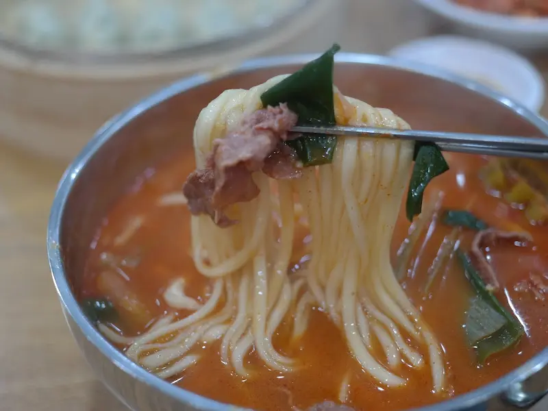 육개장 칼국수 면발