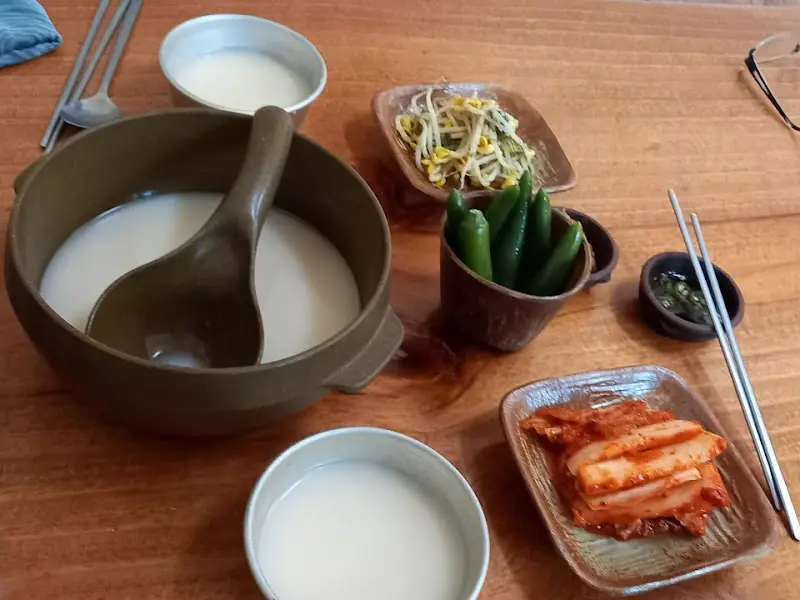 해밀 동동주와 반찬