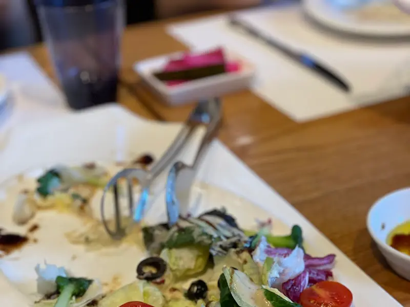 깔끔하게 비워진 접시