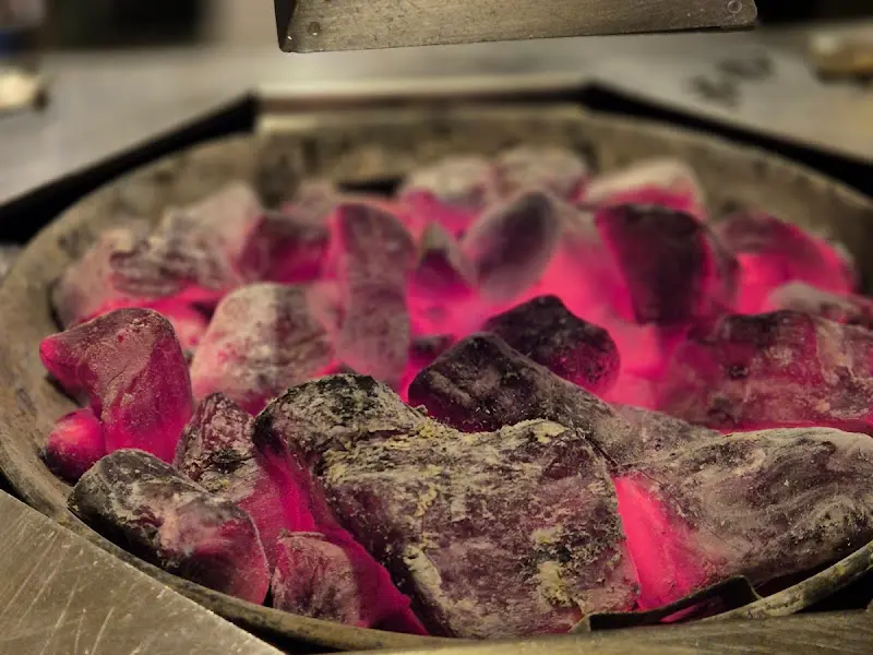 숯불 위에서 익어가는 대창