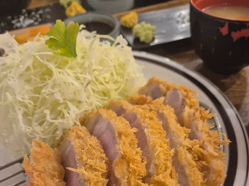 모짜렐라 멘치카츠 정식