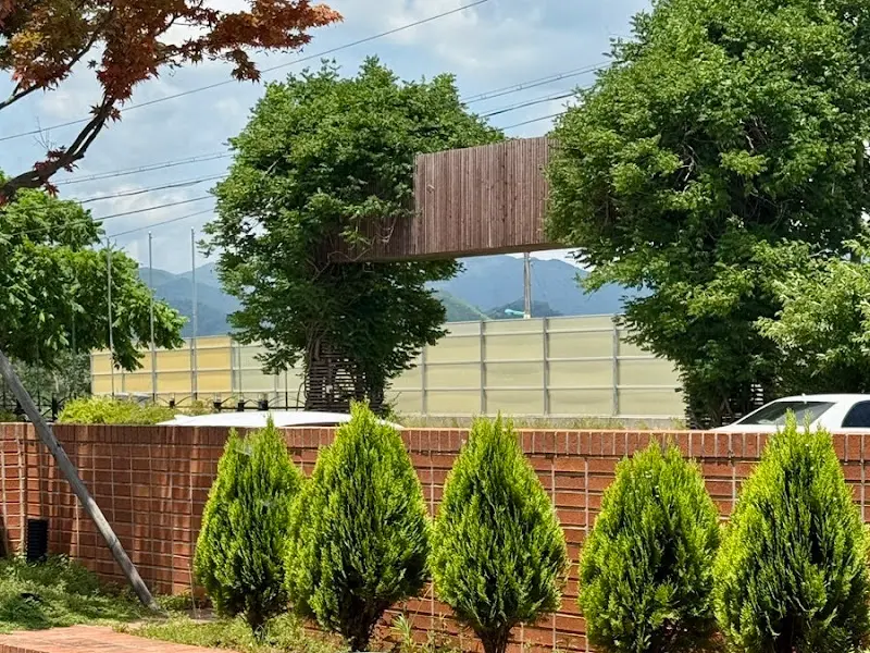 카페 외부 전경