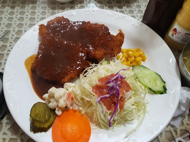 돈까스 한 상차림