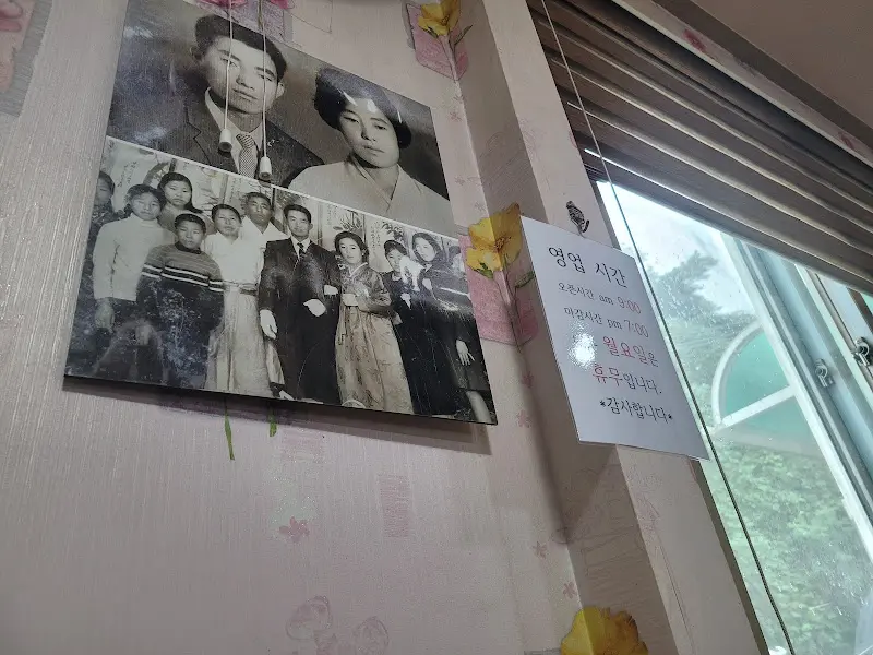 다부네 칼국수 내부 사진