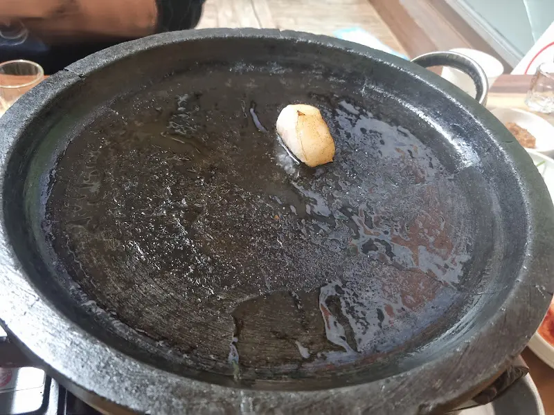 돌판 위의 마늘