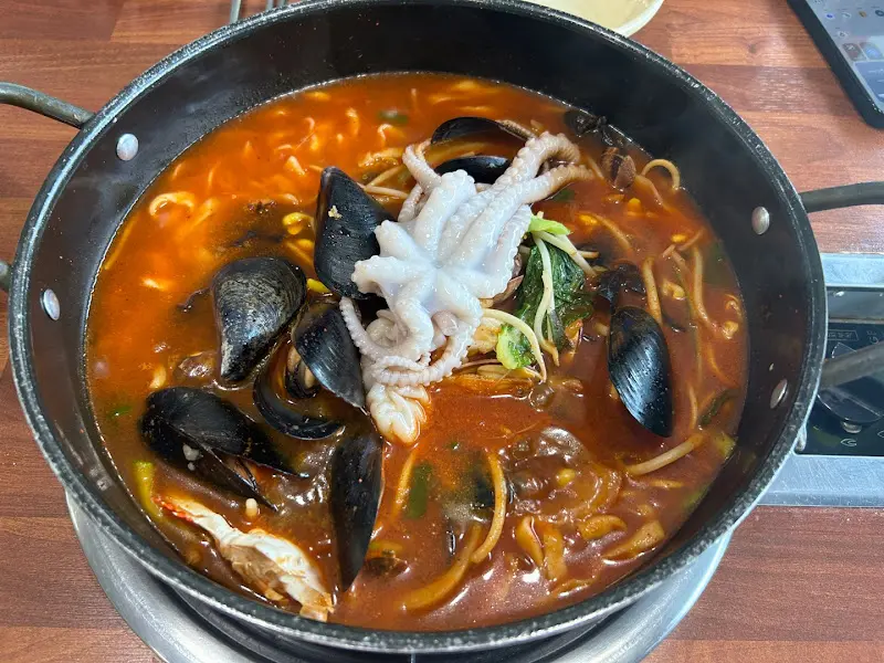 해물짬뽕칼국수 메인 메뉴