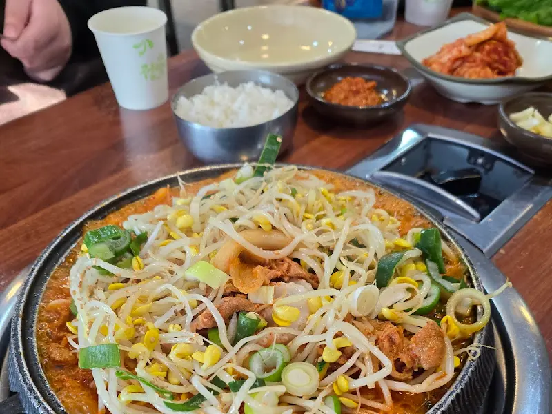 곁들임 반찬과 밥