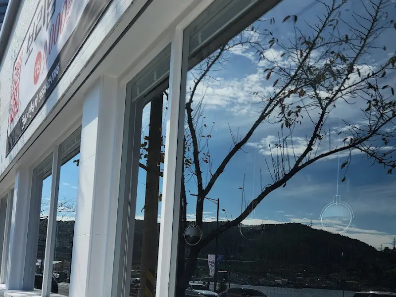 또바기 다찌 통유리창