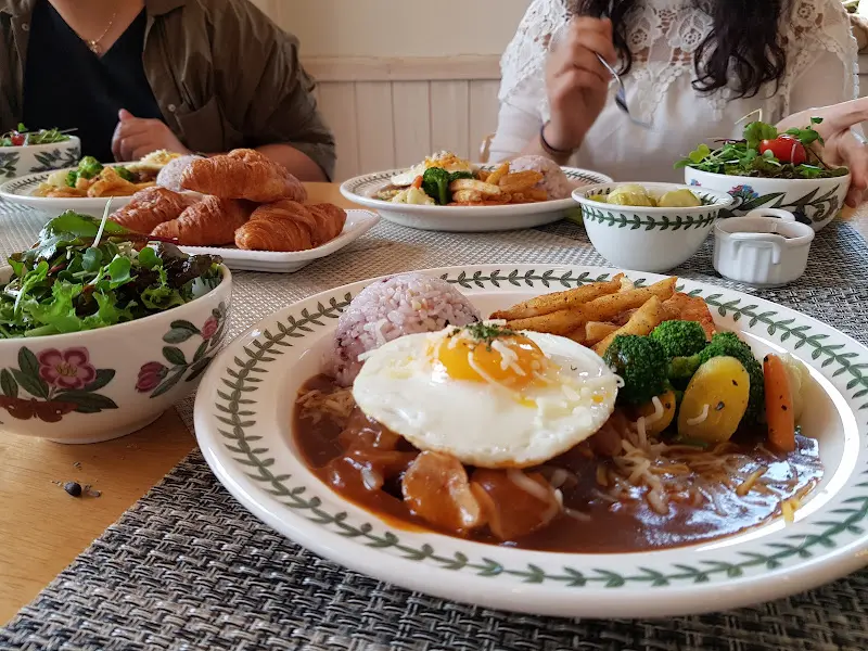 함박 스테이크 정식 한상차림