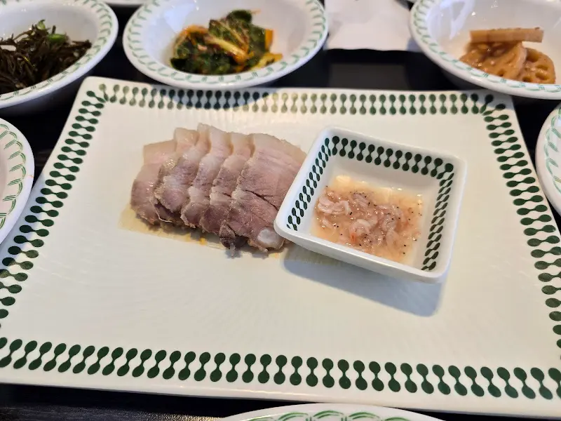 윤기가 흐르는 보쌈