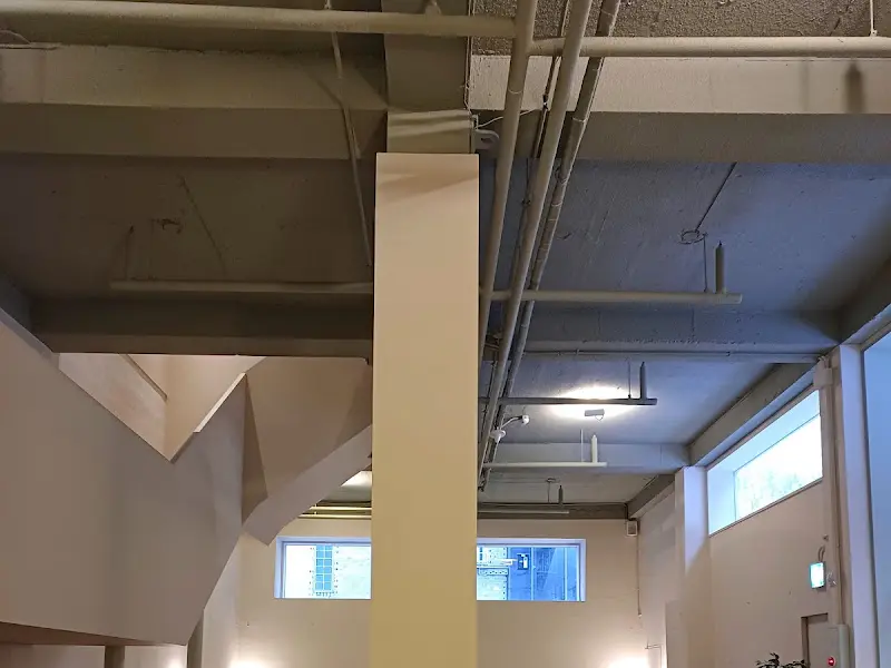 지하 공간 천장