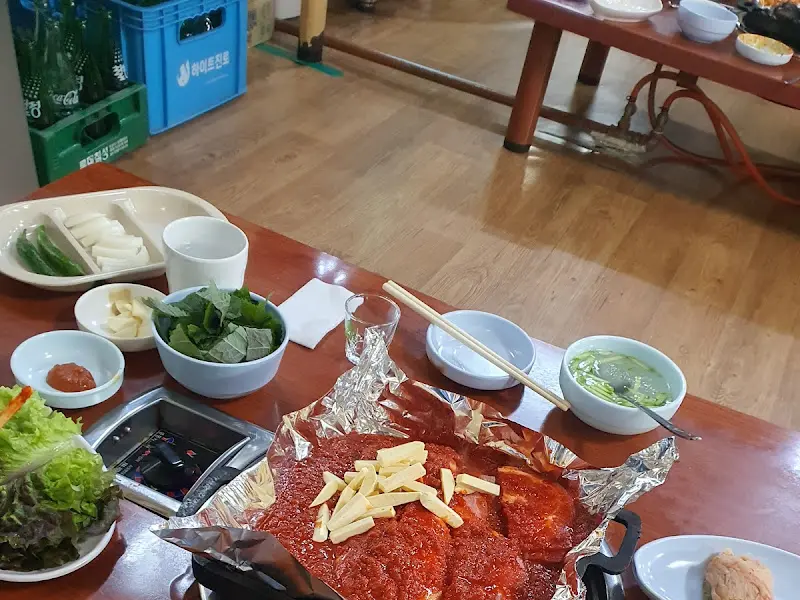 돼지양념구이 한 상 차림