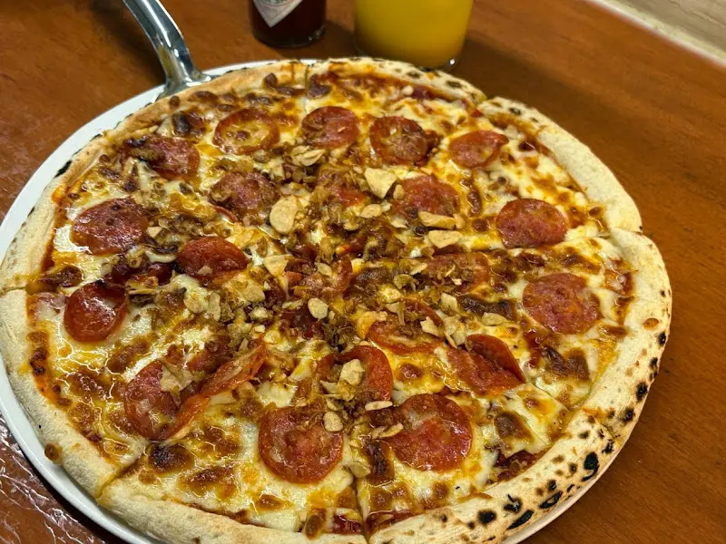 갈릭 어니언 페퍼로니 피자