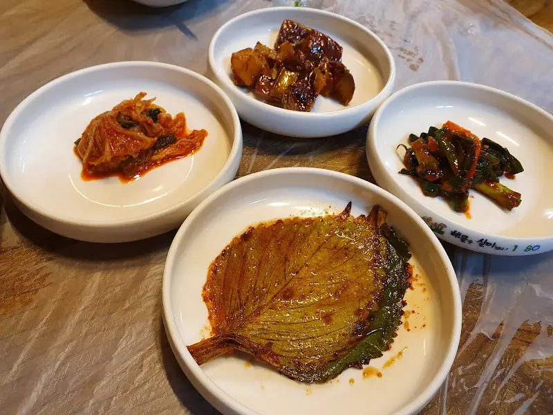 맛깔스러운 밑반찬