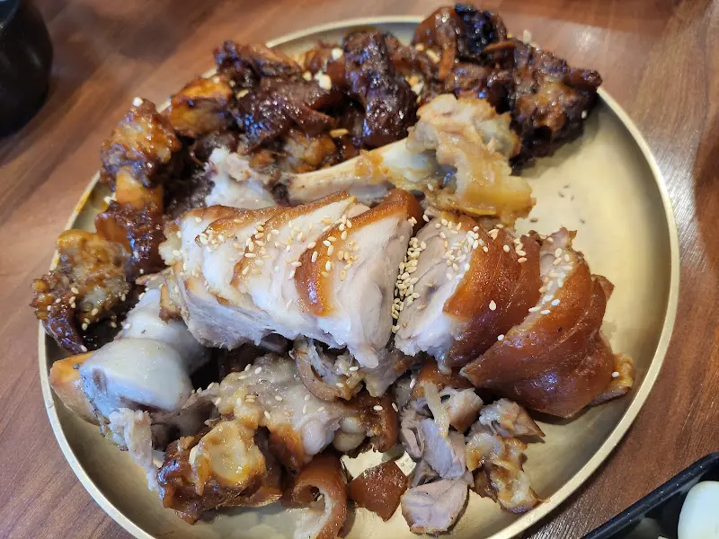 족발과 불꼬락튀김의 만남