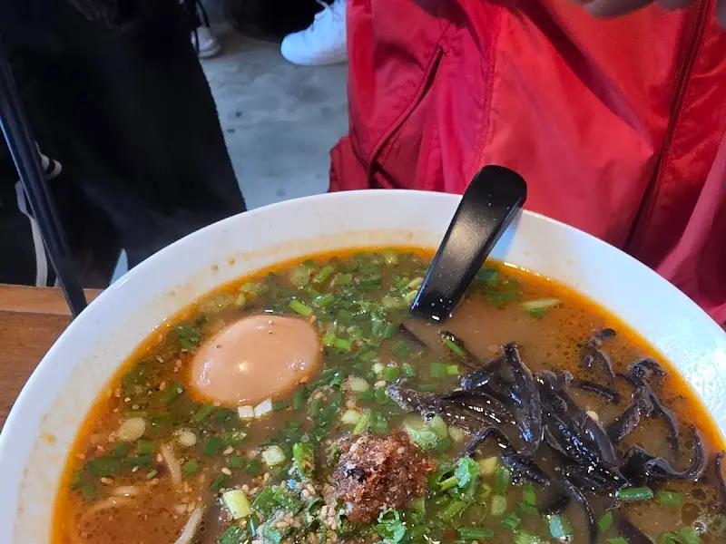 또 다른 각도에서 찍은 돈코츠 라멘