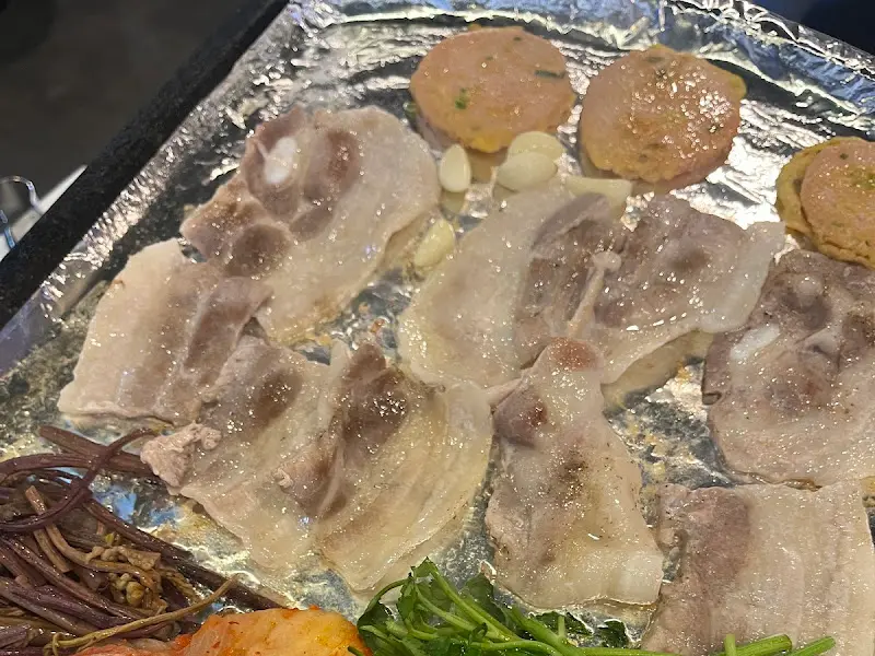 불판 위의 냉삼